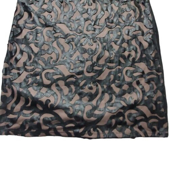 Laura Canada Shift Dress With Cutout Faux Leather Lace Pattern - Picture 5 of 9